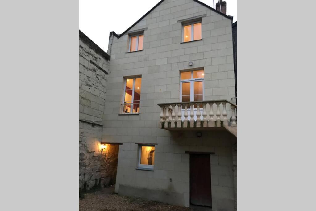 Jolie Maison Tuffeau Centre De Saumur Avec Local Velos Сомюр Экстерьер фото
